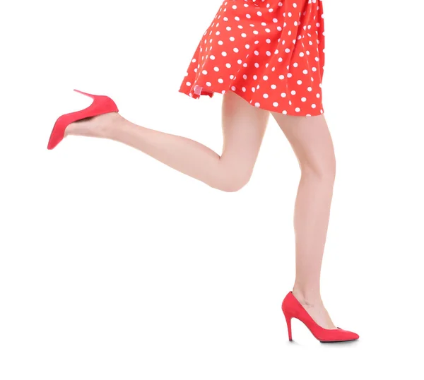 Žena nosí šaty a vysoké podpatky — Stock fotografie