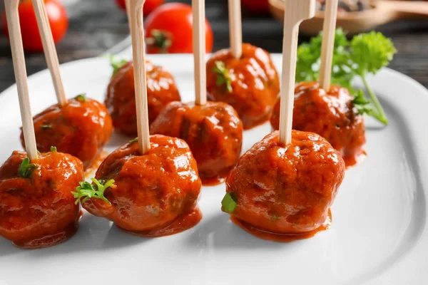 Lezzetli köfte ile plaka 