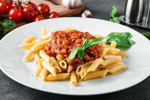 Bolognese soslu lezzetli makarna