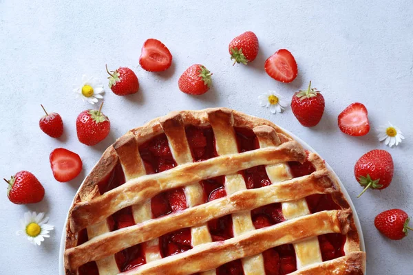 Lezzetli Çilekli pasta 