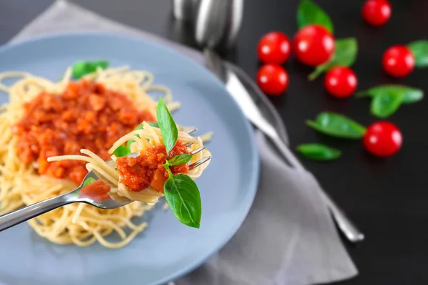 Deliciosa pasta y salsa boloñesa — Foto de Stock