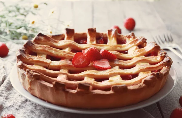 Lezzetli Çilekli pasta 