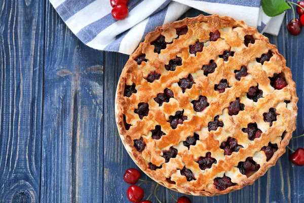 lezzetli vişneli pasta 