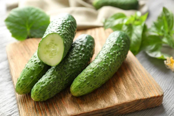 Olgun taze salatalık 