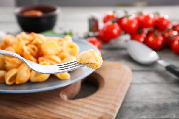 Вкусная паста с болоньезе соусом — стоковое фото