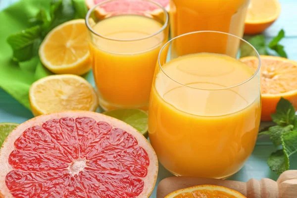 Composition with fresh juice — Stock Photo, Image