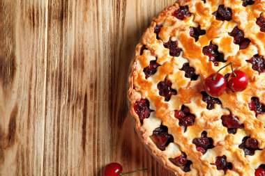 lezzetli vişneli pasta 