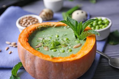 Yeşil bezelye püresi