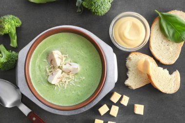 Brokoli peynir çorbası