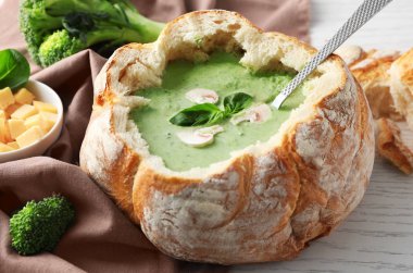 Brokoli peynir çorbası