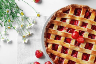 Lezzetli Çilekli pasta 