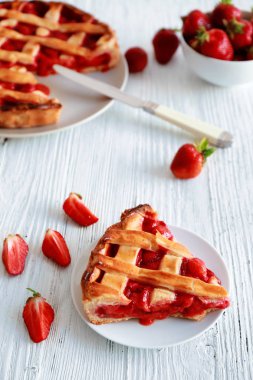 enfes Çilekli pasta 