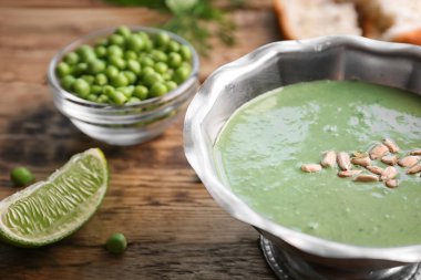 Yeşil bezelye püresi