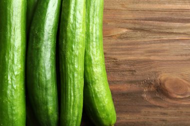 Olgun taze salatalık 