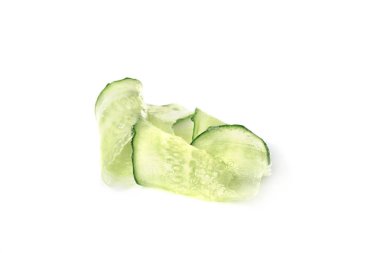 beyaz üzerine taze salatalık 