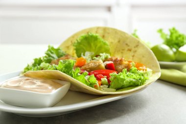 balıklı taco ve sos 