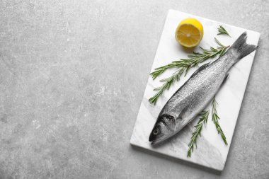 rosemary ile taze balık 