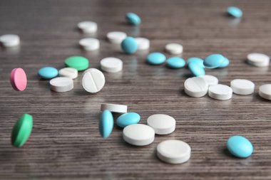 Farklı renkli hapları 