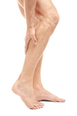 genç adam bacak ağrısı muzdarip