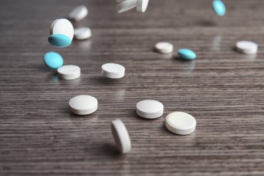 Farklı renkli hapları 