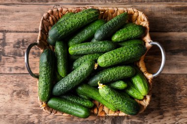 Olgun taze salatalık 