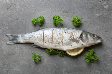 Taze balık limon ile doldurulmuş 