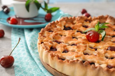 lezzetli vişneli pasta 