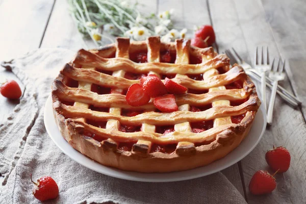 Lezzetli Çilekli pasta 