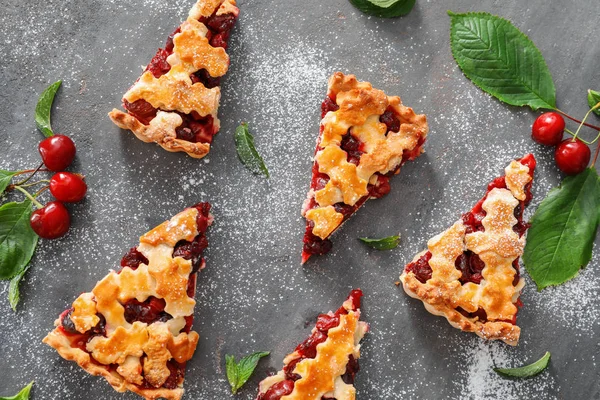 lezzetli vişneli pasta 