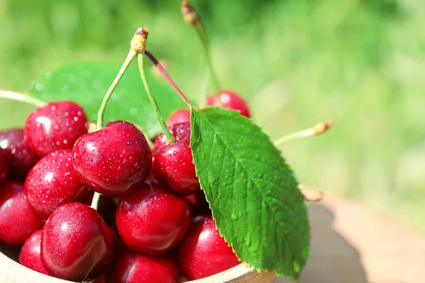 Tasty ripe cherries — Stock Photo, Image