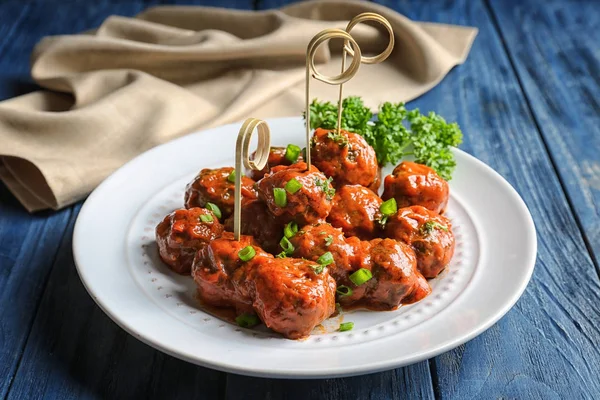 Plate with delicious meatballs — Stock Photo, Image