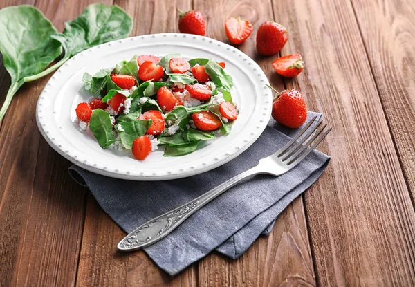 Erdbeer-Spinat-Salat — Stockfoto