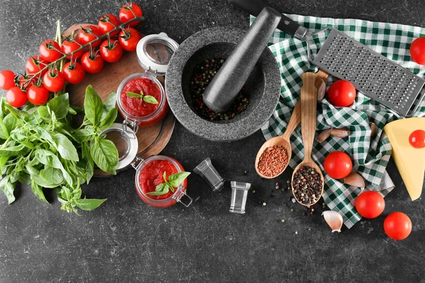 Sabrosa salsa de tomate para pasta — Foto de Stock