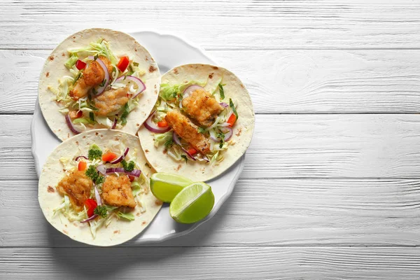 Deska s rybí tacos — Stock fotografie