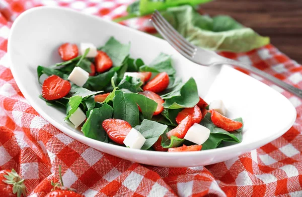Salada de espinafre de morango — Fotografia de Stock