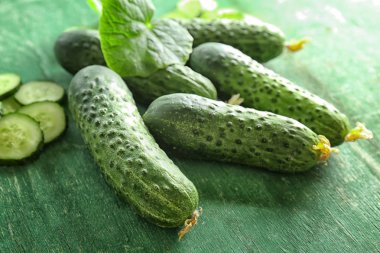 Olgun taze salatalık 