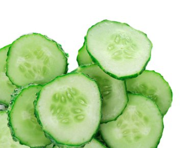 beyaz üzerine taze salatalık 