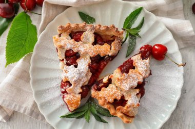 lezzetli vişneli pasta 