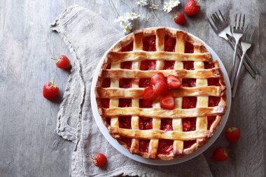 Lezzetli Çilekli pasta 