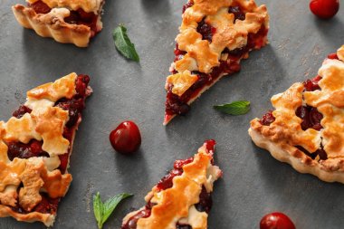 lezzetli vişneli pasta 