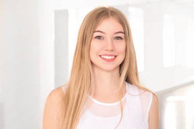 Güzel genç dansçı Studio