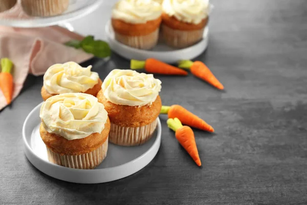 Delicious carrot cupcakes — Stock Photo, Image