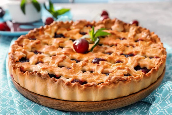 Delicioso pastel de cereza — Foto de Stock