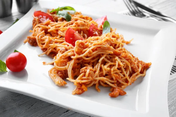 Deliziosa pasta con salsa bolognese — Foto Stock