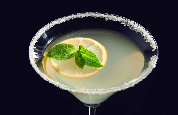 Copa de martini de limón gota — Foto de Stock