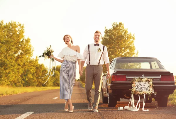 Happy wedding couple — Stock Photo, Image