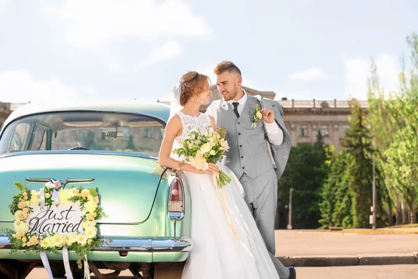 Pareja feliz boda — Foto de Stock