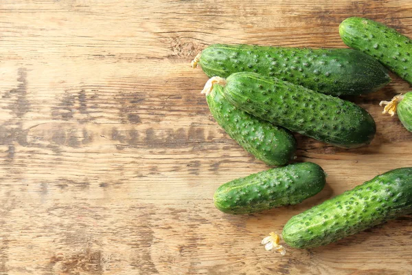 Olgun taze salatalık 