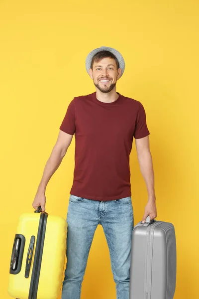 Homme avec des bagages en surpoids — Photo