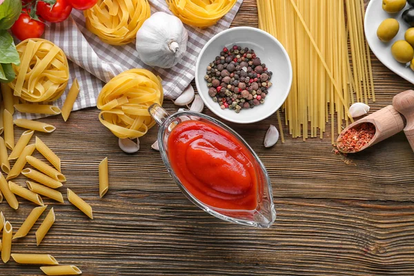 Välsmakande tomatsås till pasta — Stockfoto